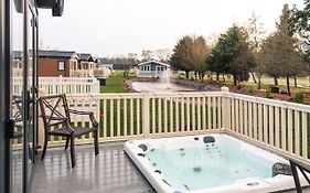 Jjs Lodge Lakewood